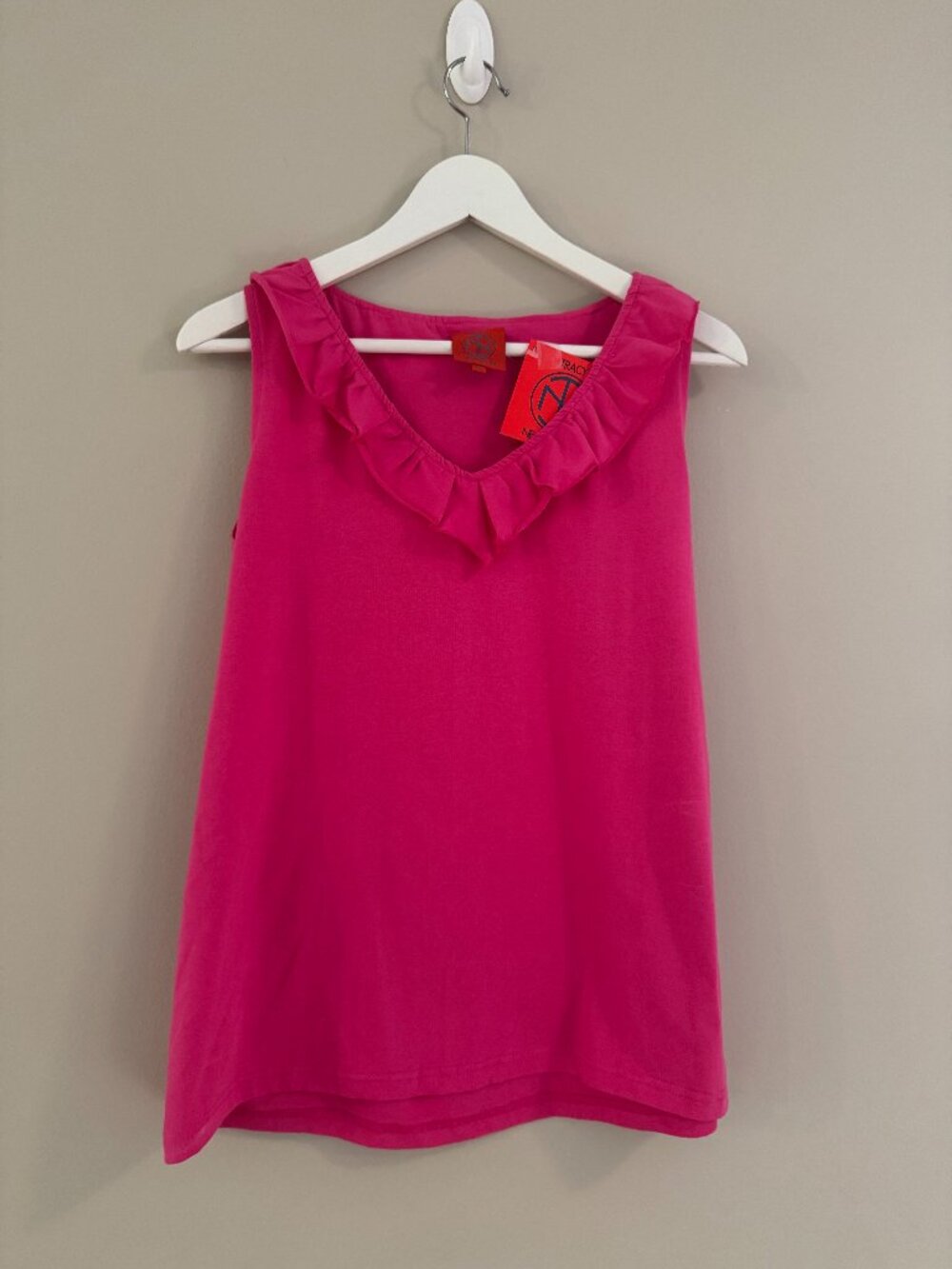 Tracy Negoshian Coral summer ruffel neck blouse Size Med  NWT